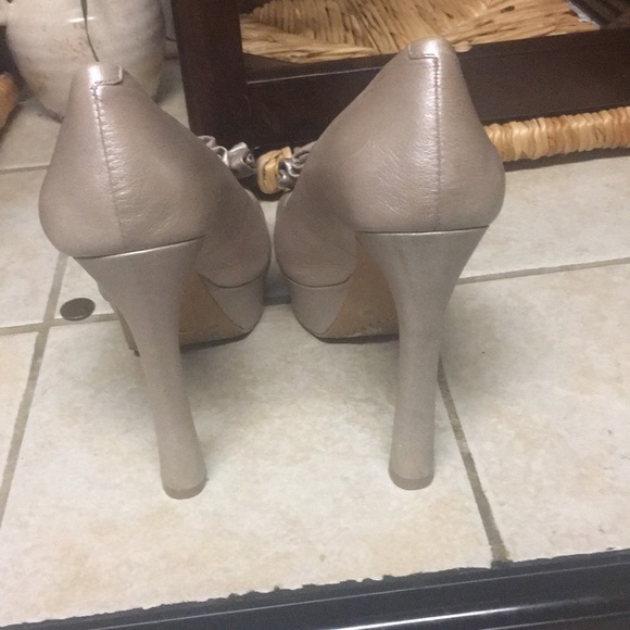 Vince camuto heel, worn twice - Picture 3 of 4